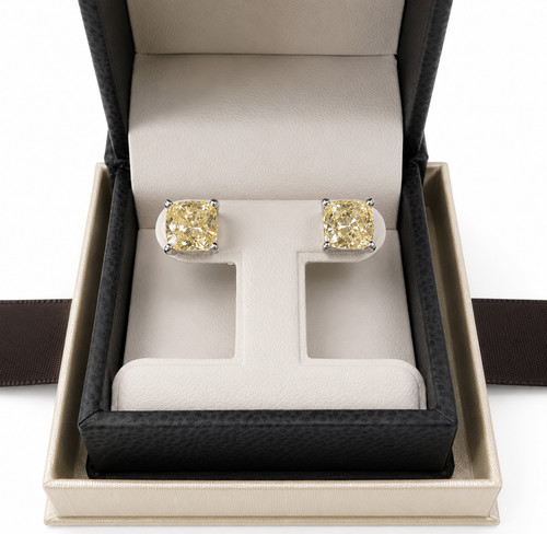 Studs diamond earrings - 3, ct