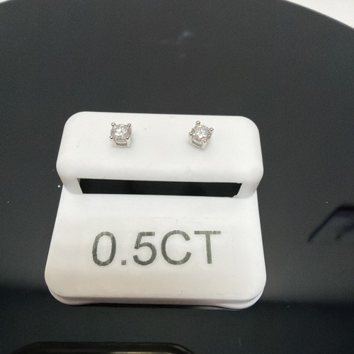 Moissanite ct solitaire - ct,